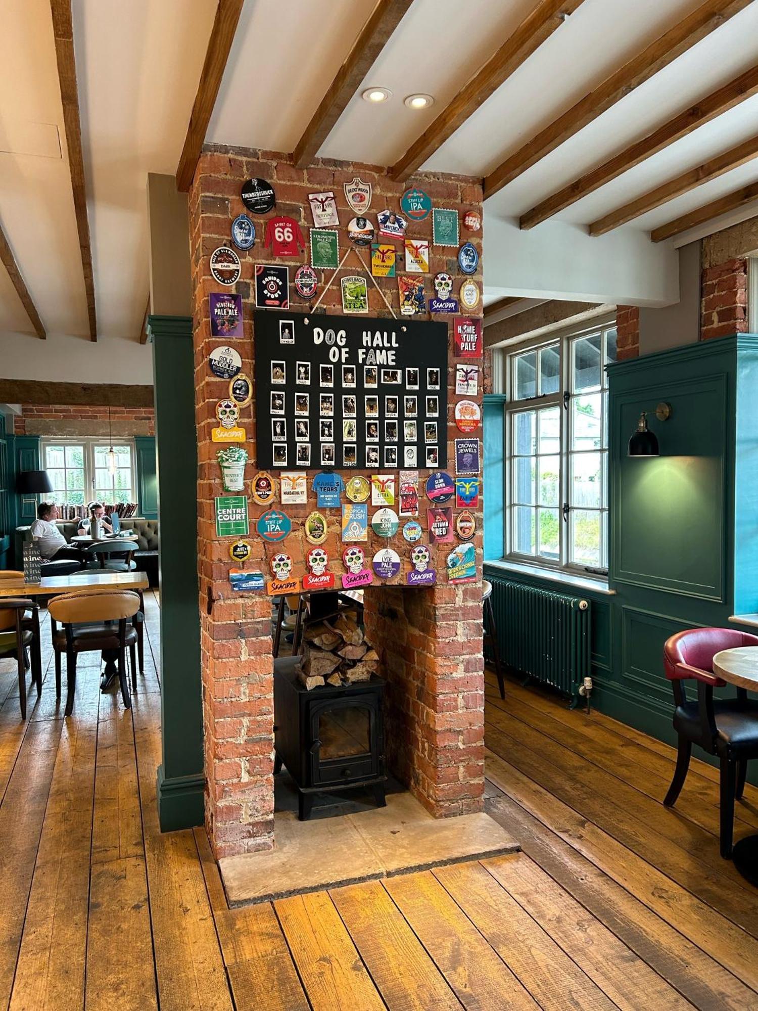 The Binsted Inn Alton  Luaran gambar